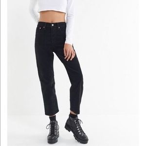 LEVIS WEDGIE STRAIGHT NLACK CORDUROY SIZE 29